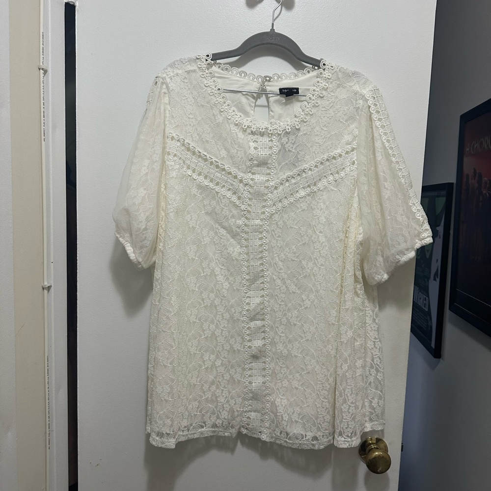 NWT Torrid Cream Lace Blouse